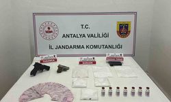 Antalya’da jandarmadan 3 eve uyuşturucu baskını