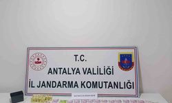 Antalya’da mahalle muhtarı kumar oynatırken yakalandı
