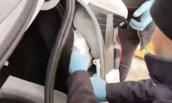 Arabaya uyuşturucu zulalayan şahıslar polisten kaçamadı: 3 tutuklama