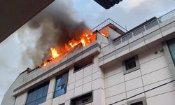 Ataşehir’de otel yangını: Çatı katı alevlere teslim oldu