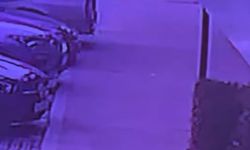 Başakşehir'de kaldırımda yürüyen yayalara otomobil çarptı