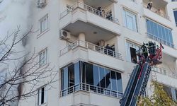 Batman’da apartmanda yangın: 20’den fazla kişi itfaiye merdiveniyle kurtarıldı