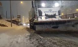 Batman'da yoğun kar yağışı sürücülere zor anlar yaşattı