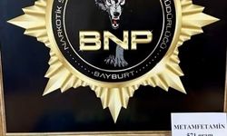 Bayburt'ta uyuşturucu operasyonu: İranlı şahsın mide ve bağırsağında 571 gram metamfetamin çıktı