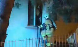 Bursa’da korkutan yangın: İtfaiye ekipleri camı kırıp içeri girdi