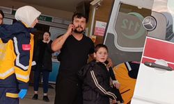 Bursa’da nacakla oynayan çocuğun parmağı kopma noktasına geldi