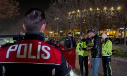 Bursa'da yılbaşı öncesi polis uygulamasında çok sayıda şüpheli yakalandı