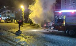 Çalıştırdığı aracı bir anda alev aldı, sürücü son anda kurtuldu