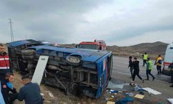 Cezaevi nakil aracı devrildi, aralarında mahkûmların da bulunduğu 5 kişi yaralandı