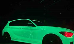 Dünyada eşi nadir olan araç gündüz beyaz, geceleri ise yeşil rengi ile parlıyor