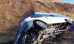Erzurum’da öğretmenleri taşıyan servis minibüsü devrildi: 7 yaralı