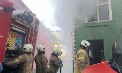 Fatih’te 2 katlı binada yangın paniği