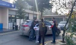 Fatih’te sürücü bekçiye çarpıp kaçtı