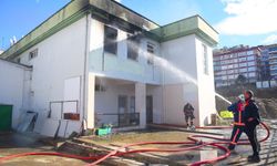 Gençlik merkezi çıkan yangında kullanılamaz hale geldi