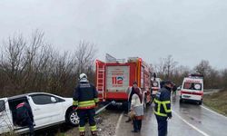 Hafif ticari araç kamyona çarptı: 2 yaralı