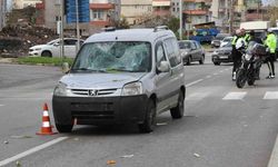 Hafif ticari aracın çarptığı bisikletli ağır yaralandı