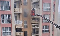 İtfaiye eri, oksijen maskesini vatandaşa verip hayatını kurtardı