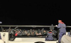 İzmir açıklarında göçmen mesaisi: 44 yakalama, 18 kurtarma