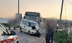 İzmir’de otobüs ile ticari araç çarpıştı: 1 ölü, 2 yaralı