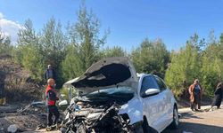 Kilis’te hafif ticari araçla otomobil çarpıştı: 5’i ağır, 6 yaralı