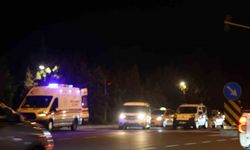 Kırmızı ışıkta bekleyen araca çarptı: 1 yaralı