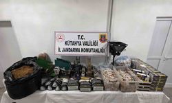 Kütahya’da jandarmadan kaçak tütün ve sigara operasyonu