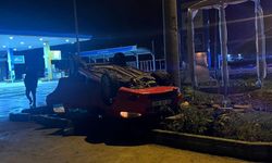 Lüleburgaz’da takla atan otomobildeki 2 kişi yaralı olarak kurtuldu