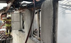 Manisa'da çıkan yangında 1 ev kullanılamaz hale geldi