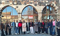 Muş’ta fotoğrafçılık kursiyerleri tarihi ve kültürel mekânlarını fotoğrafladı