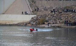 Nehre düşen terliğini almak isterken akıntıya kapılan çocuğun cansız bedeni bulundu
