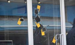 İş yerine uzun namlulu silahla saldırı: O anlar güvenlik kamerasında