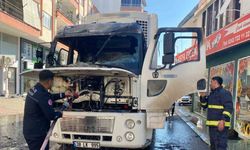 Park halindeyken alev alan kamyon kullanılamaz hale geldi