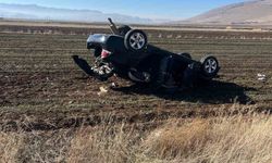 Şarampole devrilen otomobilde 2 kişi yaralandı