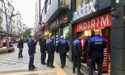 Sinop’ta zabıta ekiplerinden kaldırım işgali denetimi