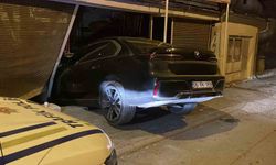 Sivas'ta fren yerine gaza basan sürücü, markete girdi