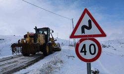 Sivas'ta karla kaplı yolda hayat kurtaran seferberlik