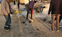 Takla atarak hurdaya dönen araçta gelin ve kaynana yaralandı