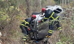 Uçurumdan yuvarlanan araçtan burnu bile kanamadan çıktı