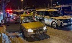 Uygulamada görevli polise çarpıp kaçtılar: 4 gözaltı