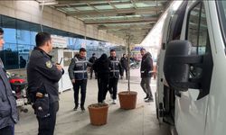 Uyuşturucu kullananların tahlillerini değiştirdikleri iddiasıyla gözaltına alınan 30 şüpheli adliyeye sevk edildi