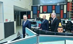 Vali Aksoy, 12 Acil Çağrı Merkezi personelinin yeni yılını kutladı