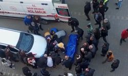 Yol ortasında eşini bıçaklayarak öldürdü