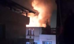 Bursa'da çatı yangını mahalleyi ayağa kaldırdı