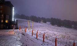 Uludağ'da kar yağışı etkisini sürdürüyor