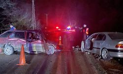 Bolu'da iki otomobil çarpıştı