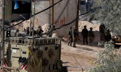 İsrail ordusu bazı evleri patlayıcılarla yıktı