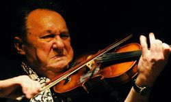 Efsane müzisyenden acı haber!