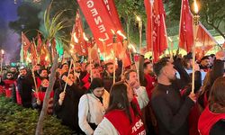 İzmir Büyükşehir Belediyesi işçilerinden meşaleli eylem