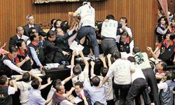 Asya'da kriz tırmanıyor: Tayland parlamentosu feshedildi