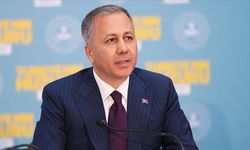 Bakan Yerlikaya, trafikteki darp olayının görüntüsünü paylaştı, yeni cezaları duyurdu